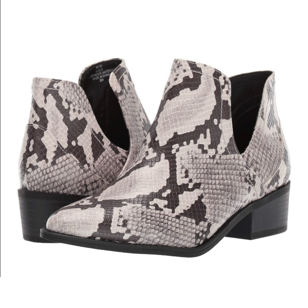 Madden Girl Snake Skin Patterned Black & White Chunky Heeled Ankle Boots Size 8